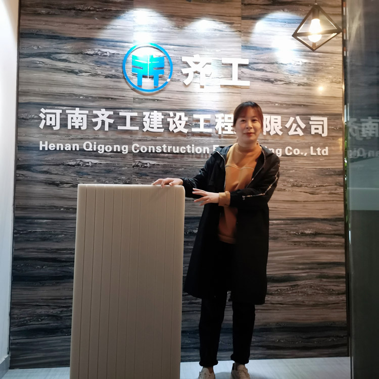 xps擠塑板在機械設(shè)備上生產(chǎn)復雜且嚴格